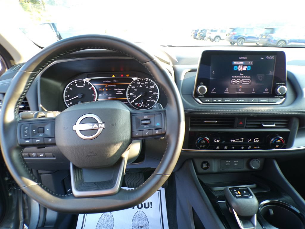 Used 2025 Nissan Rogue SV AWD/4WD image 10