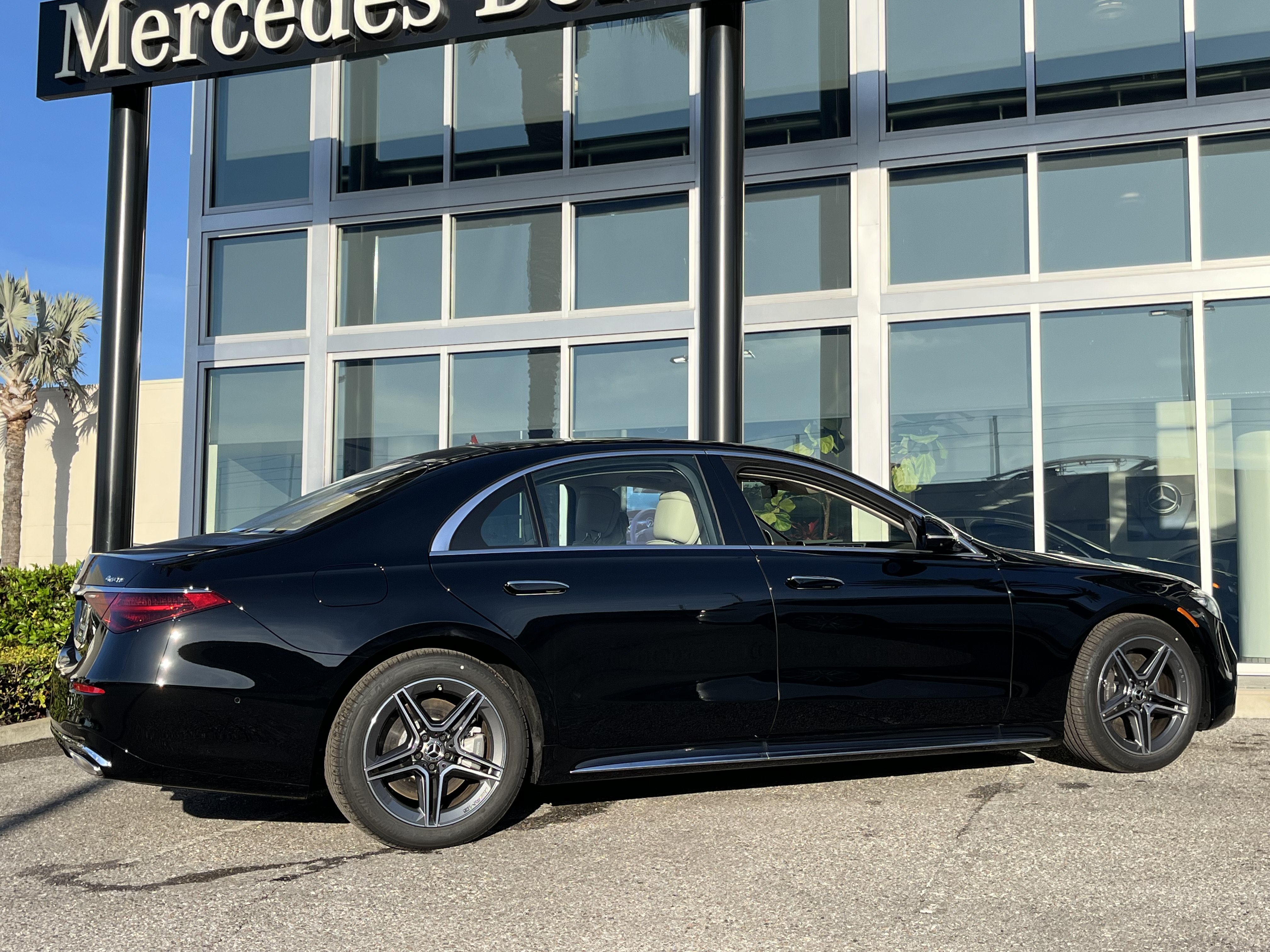 New 2026 Mercedes-Benz S 580e 4MATIC Sedan image 7