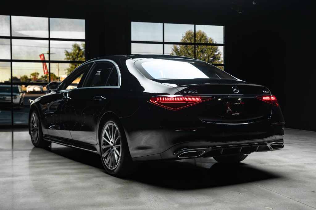 Used 2022 Mercedes-Benz S 500 4MATIC w/ AMG Line Package image 16