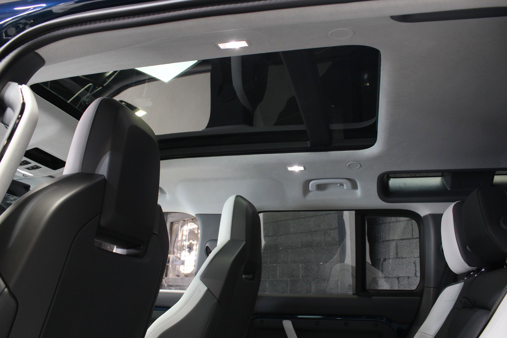 Used 2026 Land Rover Defender 110 OCTA image 31