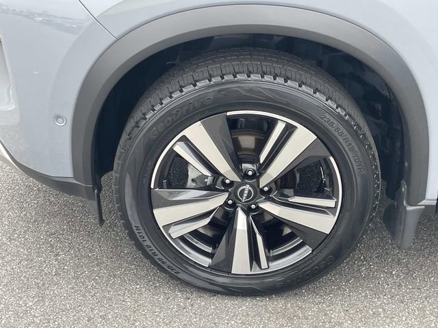 Used 2022 Nissan Rogue Platinum w/ Head-Up Display Package FWD image 9