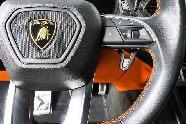 Used 2024 Lamborghini Urus S AWD/4WD image 25