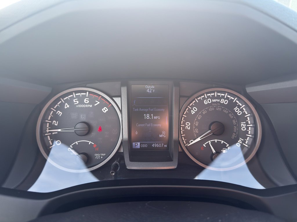 Used 2016 Toyota Tacoma TRD Sport image 18