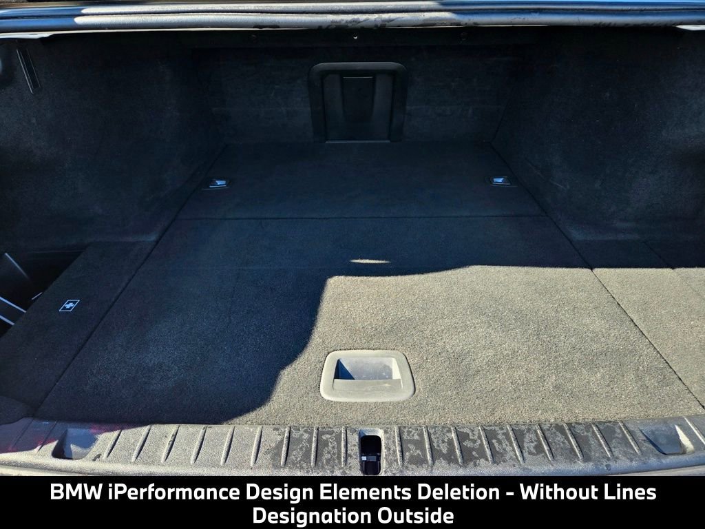 Used 2018 BMW 740e xDrive w/ M Sport Package AWD/4WD image 19