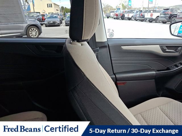 Certified 2022 Ford Escape SE w/ Cold Weather Package AWD/4WD image 14
