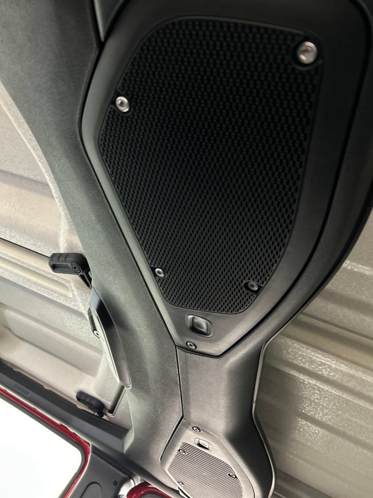 Used 2025 Jeep Wrangler Unlimited Sahara AWD/4WD image 20
