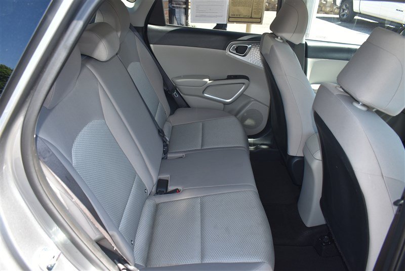 Used 2025 Kia Soul LX w/ LX Technology Package FWD image 25