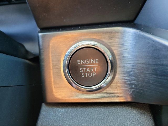 Certified 2023 Ford F250 Lariat w/ Sport Appearance Package AWD/4WD image 27
