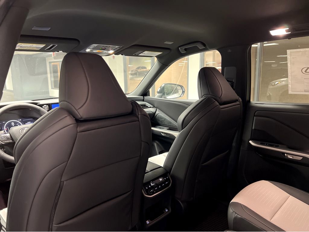 New 2026 Lexus TX 500h AWD w/ Technology Package image 18