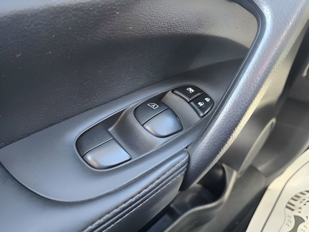 Used 2019 Nissan Rogue Sport S image 28