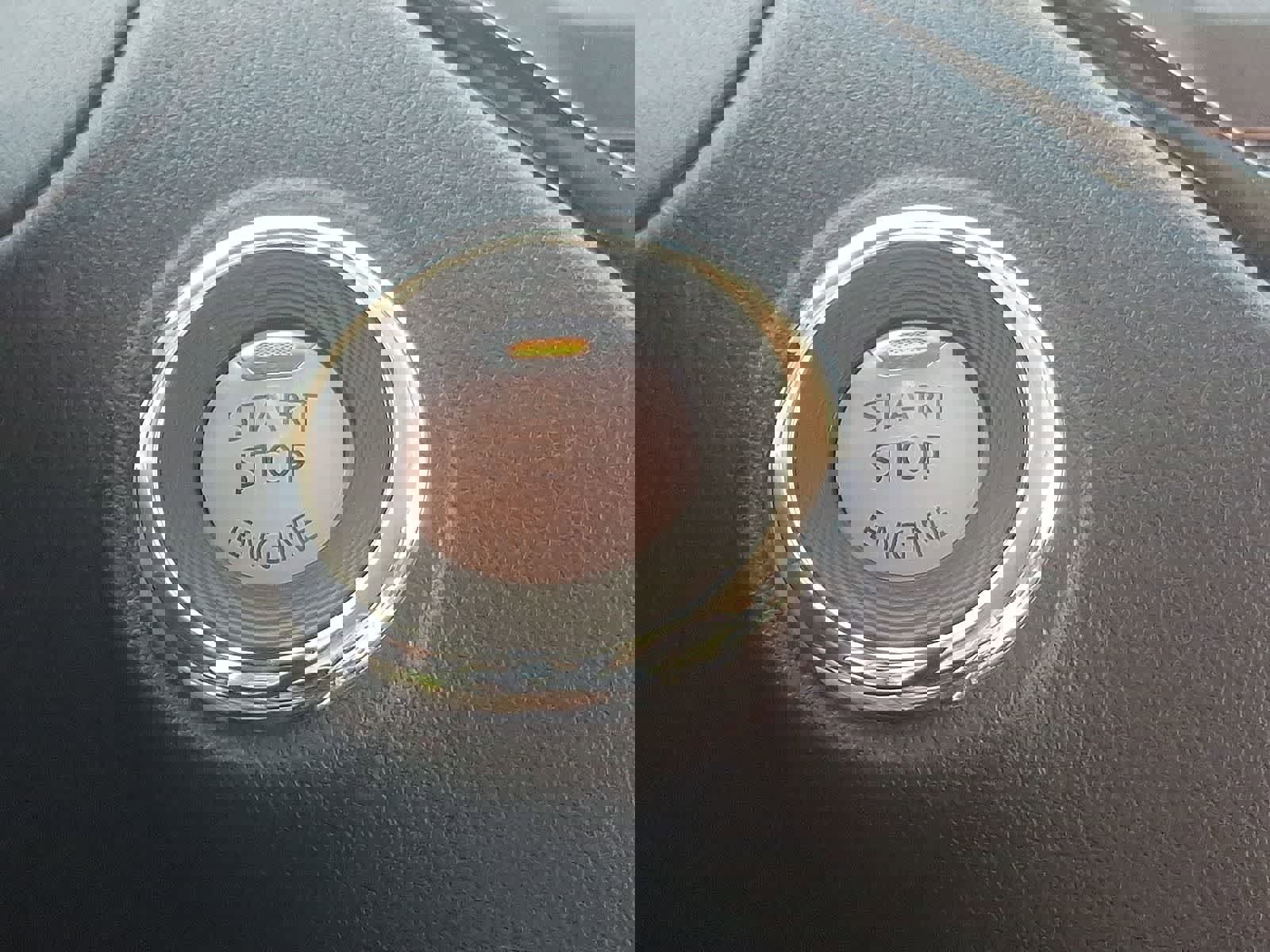 Used 2020 Nissan Pathfinder S image 15