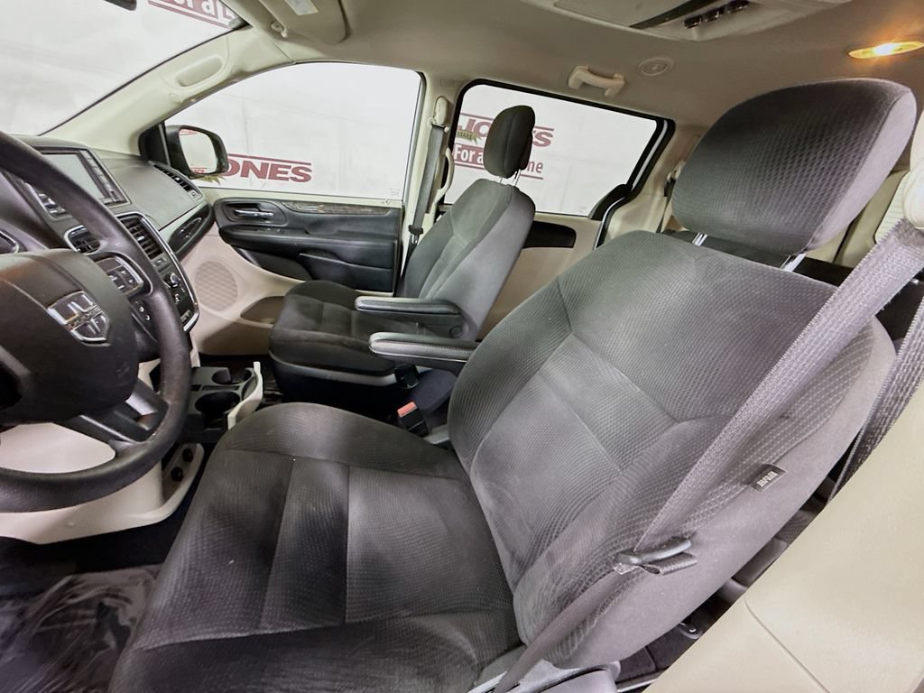 Used 2019 Dodge Grand Caravan SE w/ UConnect Hands-Free Group FWD image 24
