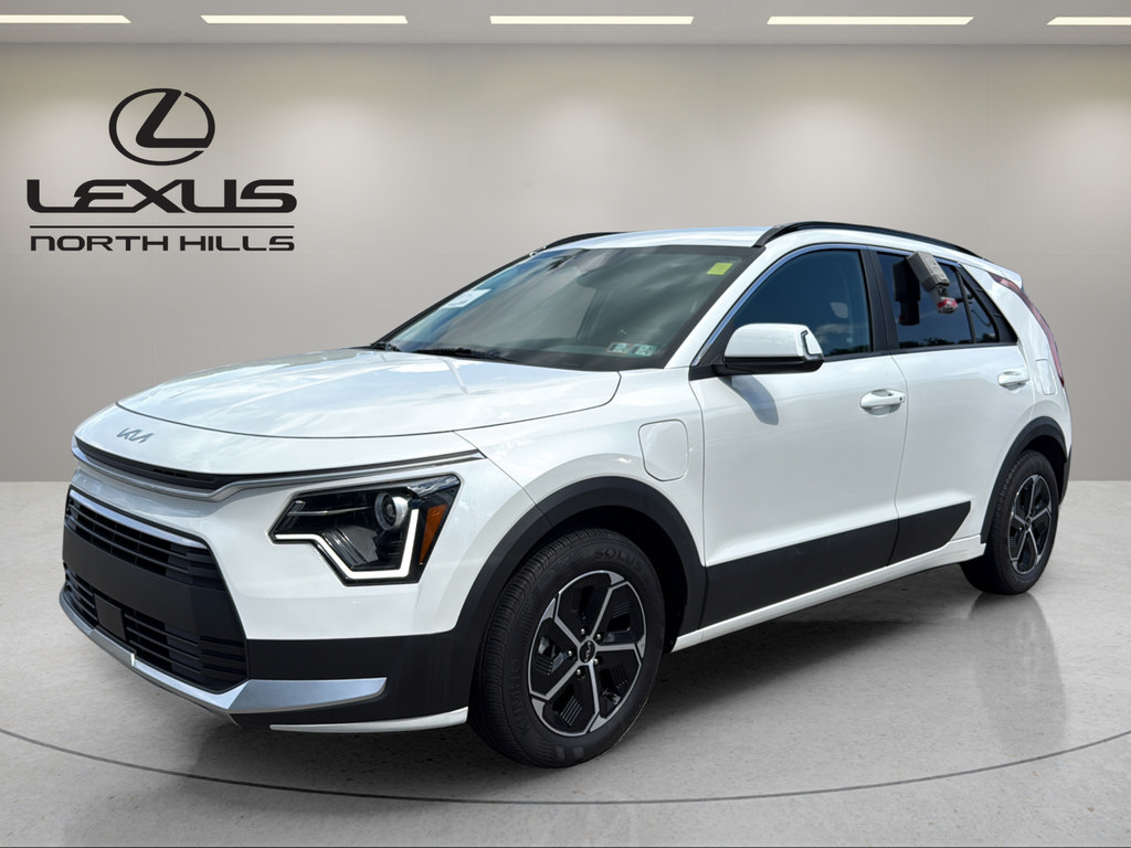 Used 2024 Kia Niro EX w/ EX Cold Weather Package FWD image 1