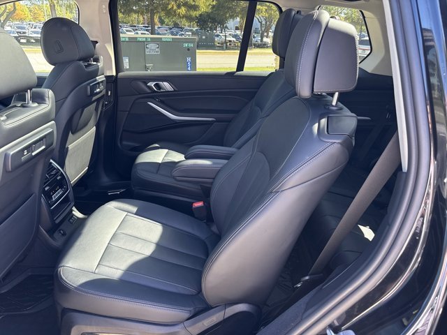 Used 2022 BMW X7 xDrive40i w/ Cold Weather Package image 20