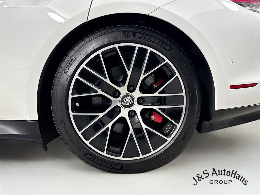 Used 2020 Porsche Taycan 4S w/ Premium Package image 39