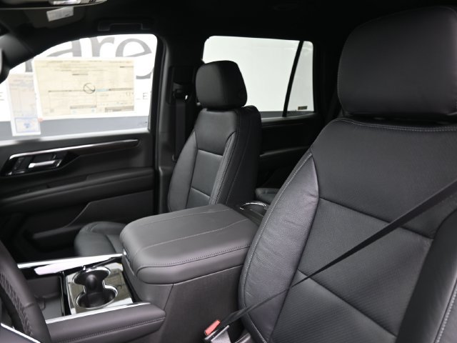 Used 2025 Chevrolet Tahoe LS AWD/4WD image 9