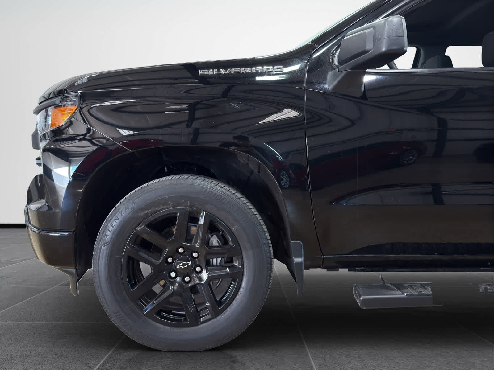 Used 2022 Chevrolet Silverado 1500 Custom image 2