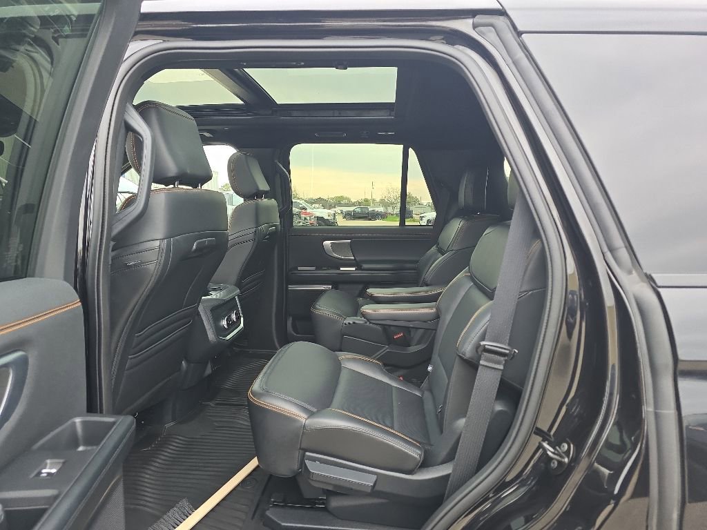 Used 2025 Ford Expedition Tremor AWD/4WD image 15