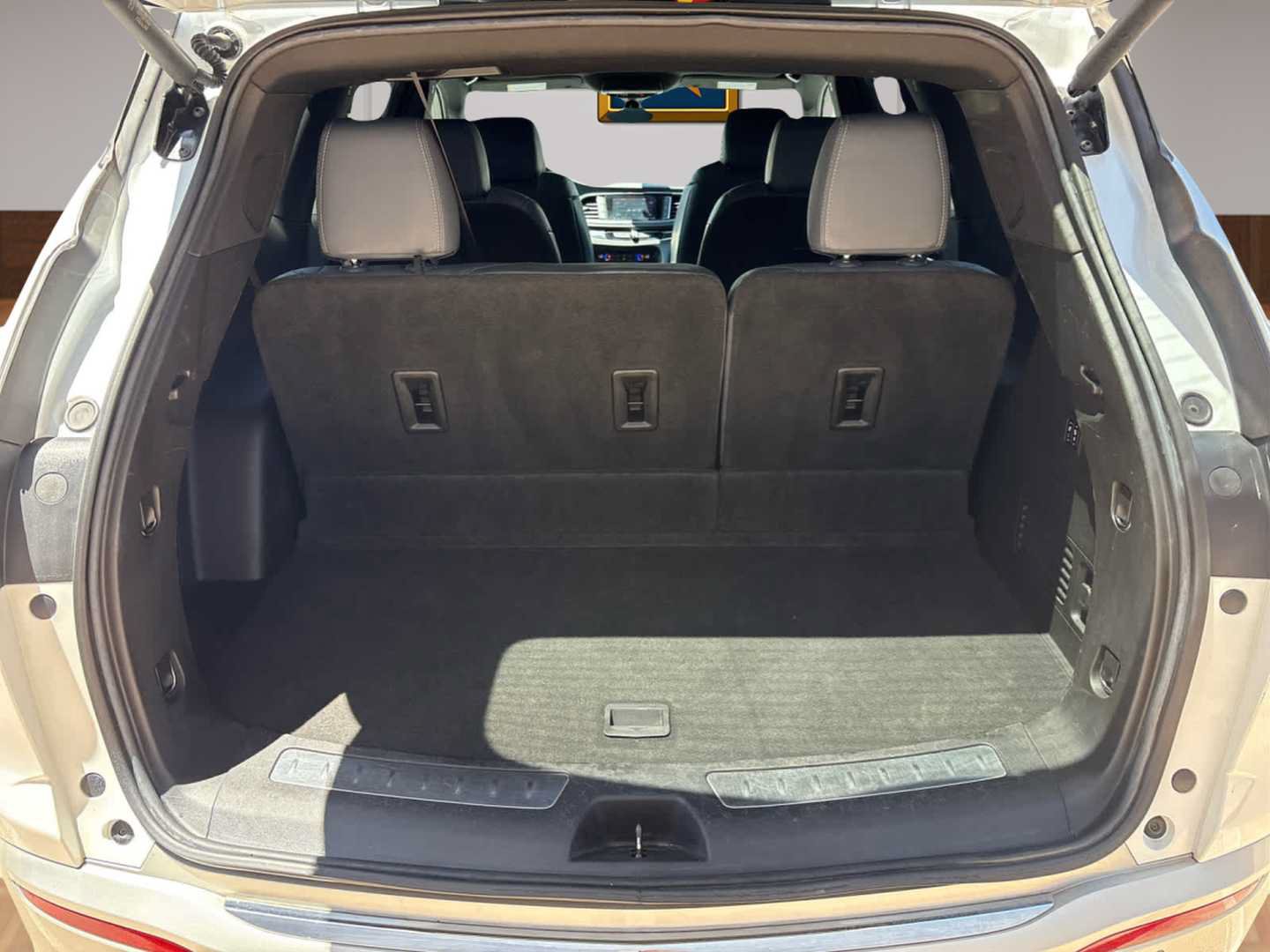 Used 2024 Buick Enclave Premium AWD/4WD image 19