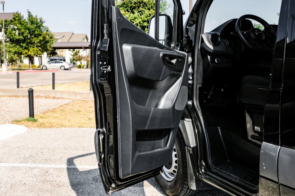 Used 2024 Mercedes-Benz Sprinter 2500 image 44