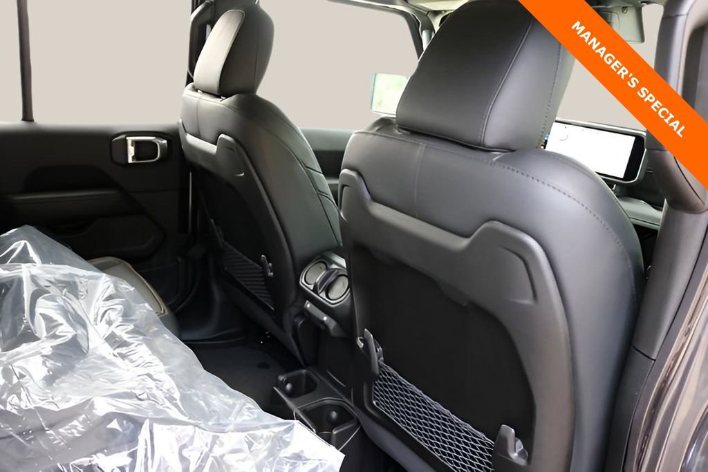 New 2025 Jeep Gladiator Sport image 19