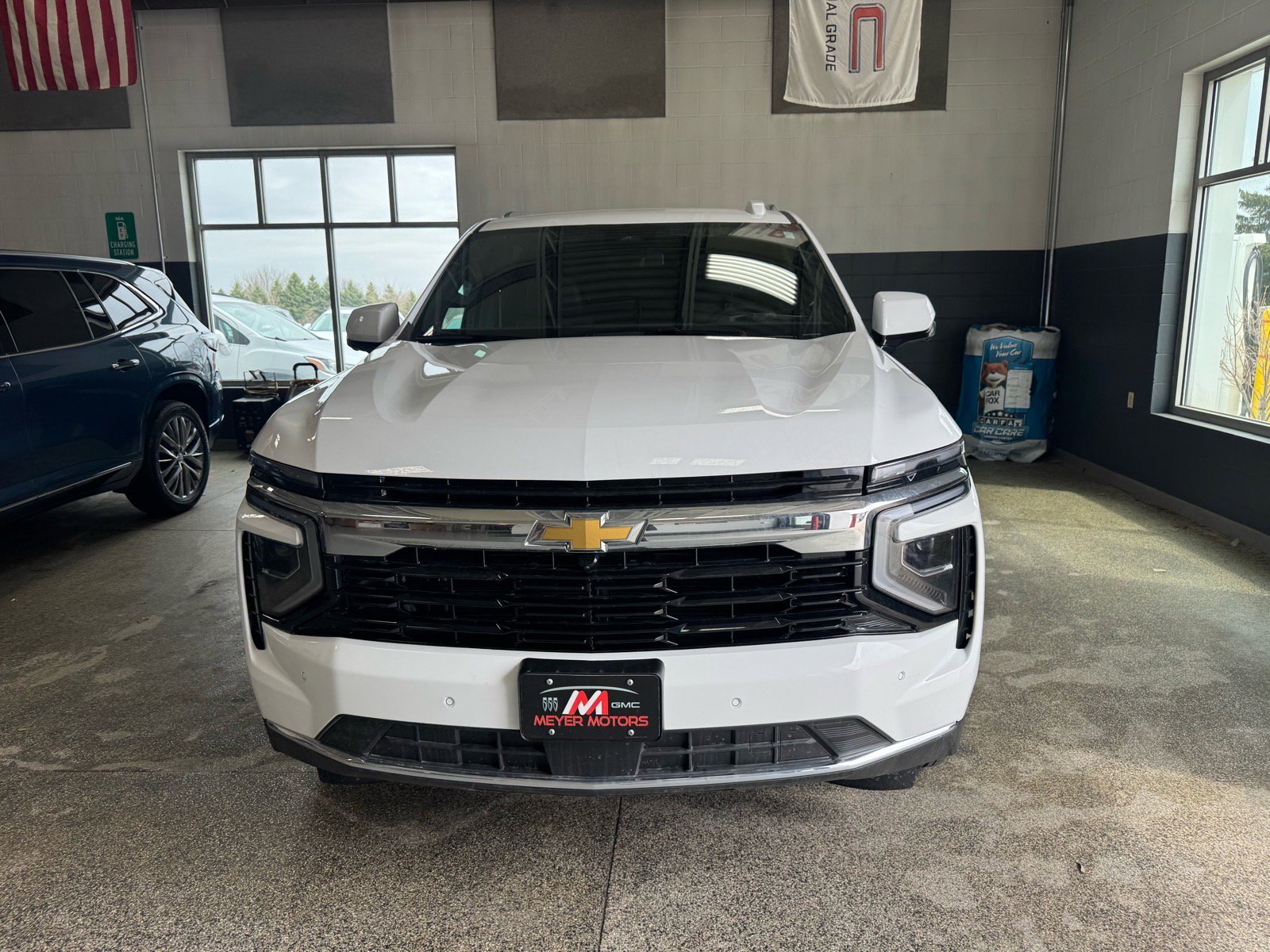 Used 2025 Chevrolet Suburban LS image 2