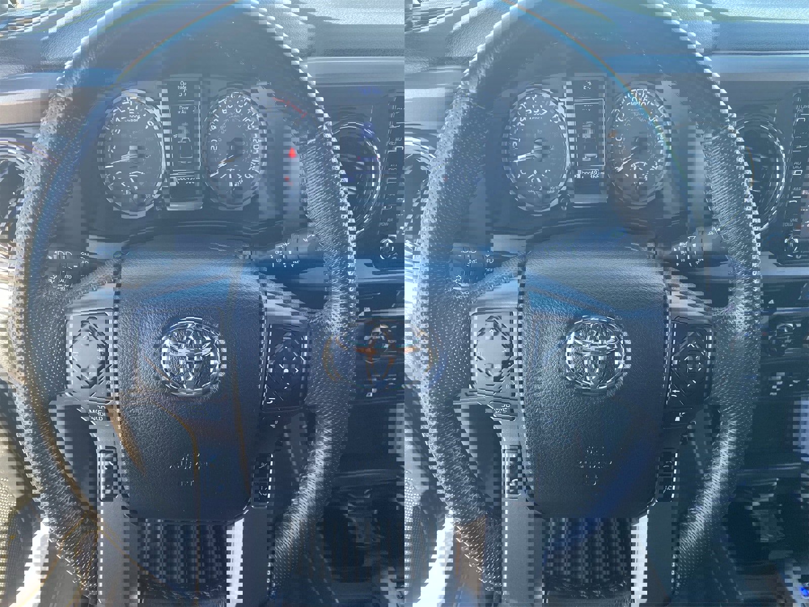 Used 2022 Toyota Tacoma TRD Off-Road image 24