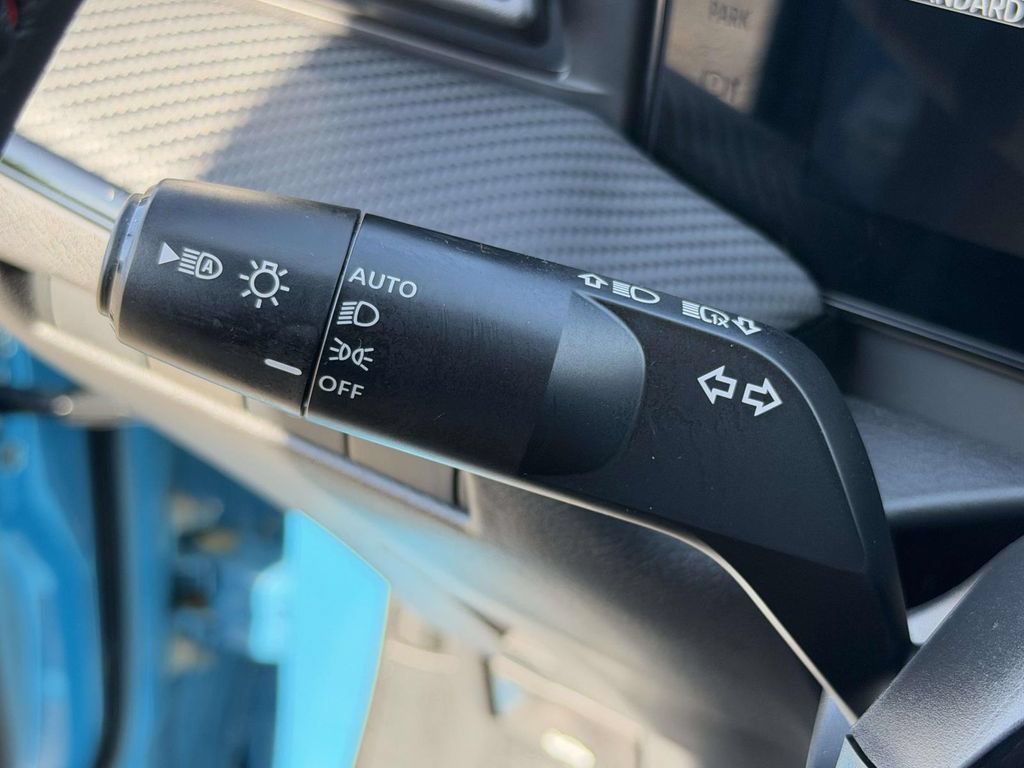 Used 2025 Nissan Kicks SR w/ Illumination Package AWD/4WD image 26