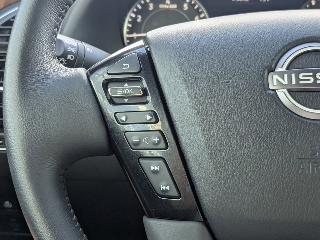 Used 2023 Nissan Armada SL w/ Captain's Chairs Package image 28