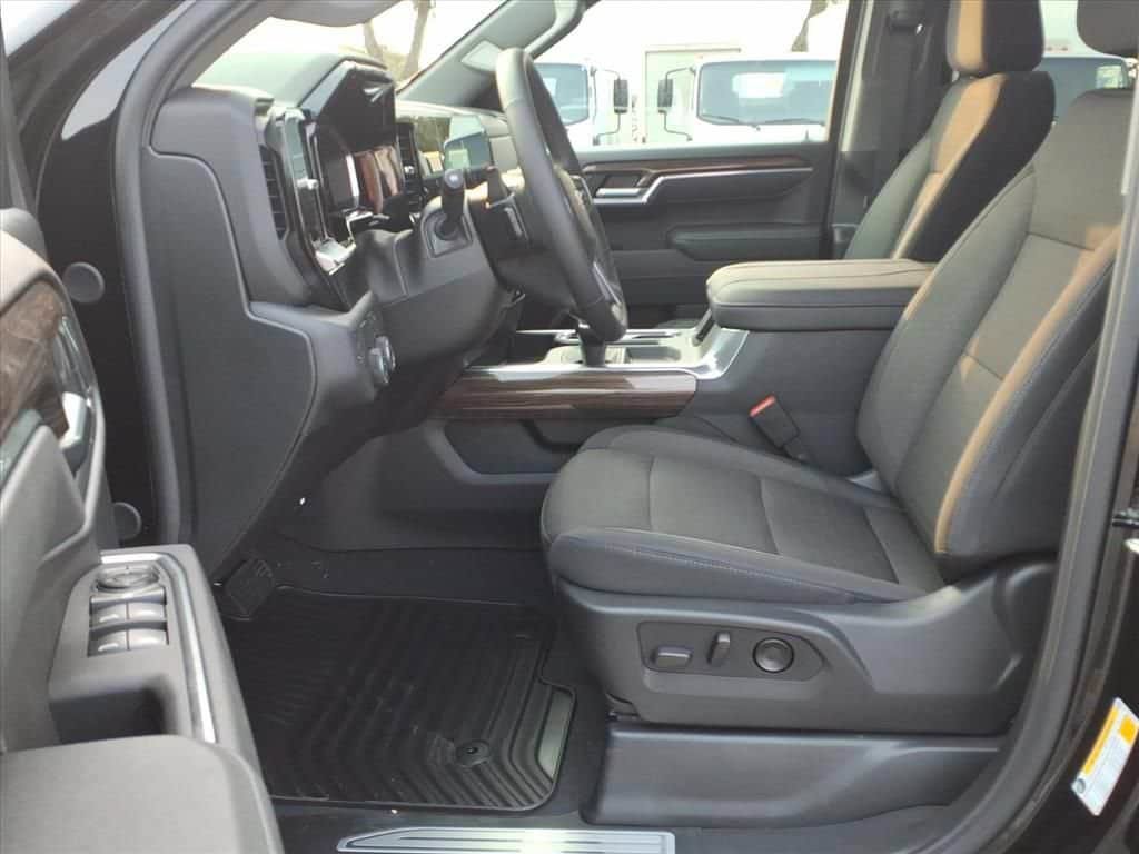 New 2026 Chevrolet Silverado 1500 LT w/ Texas Edition Plus RWD image 16