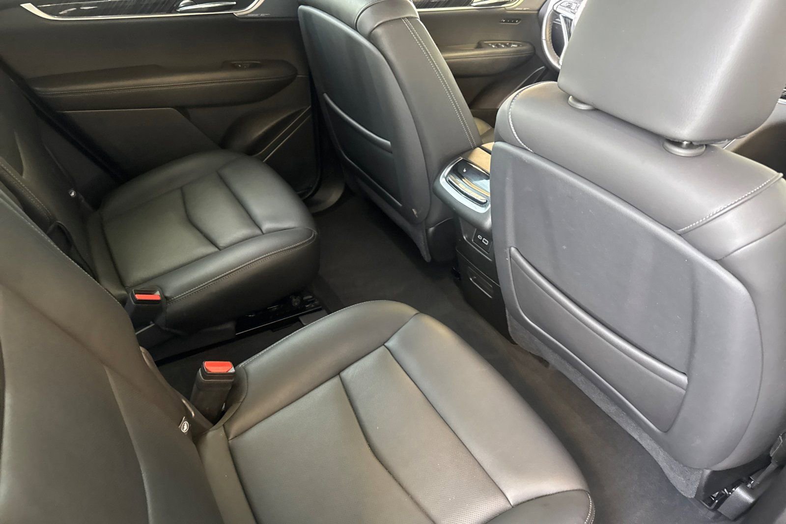 Certified 2025 Cadillac XT6 Premium Luxury FWD image 18