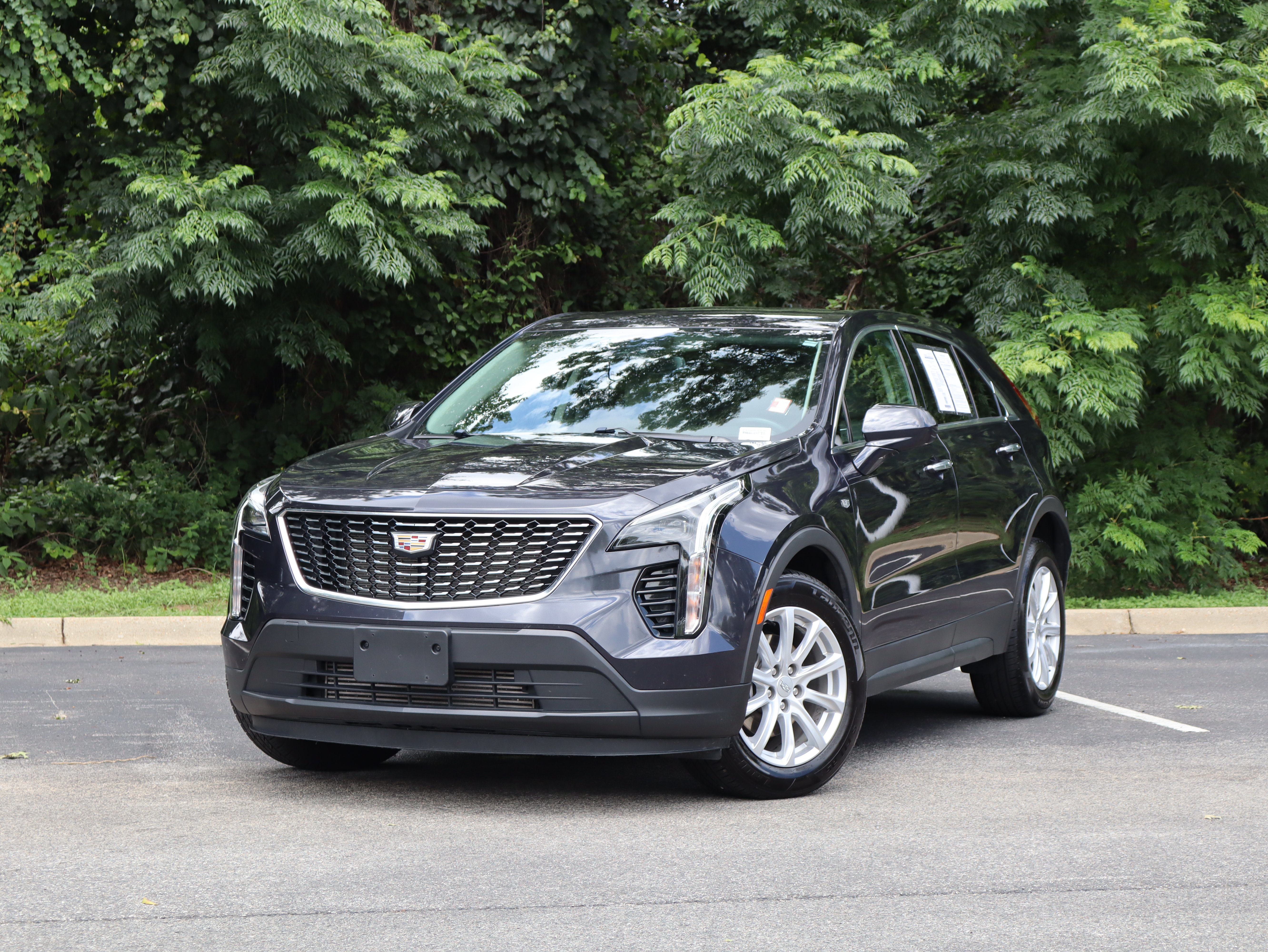 Used 2023 Cadillac XT4 Luxury w/ Cold Weather Package AWD/4WD image 2