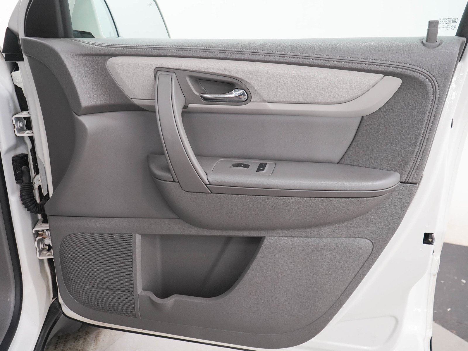 Used 2015 Chevrolet Traverse LT w/ Style and Technology Package AWD/4WD image 11