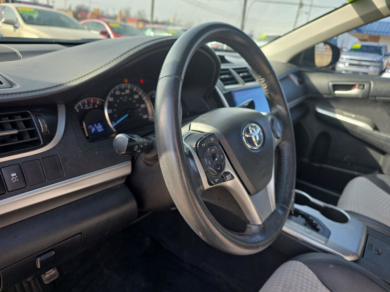 Used 2014 Toyota Camry SE image 12