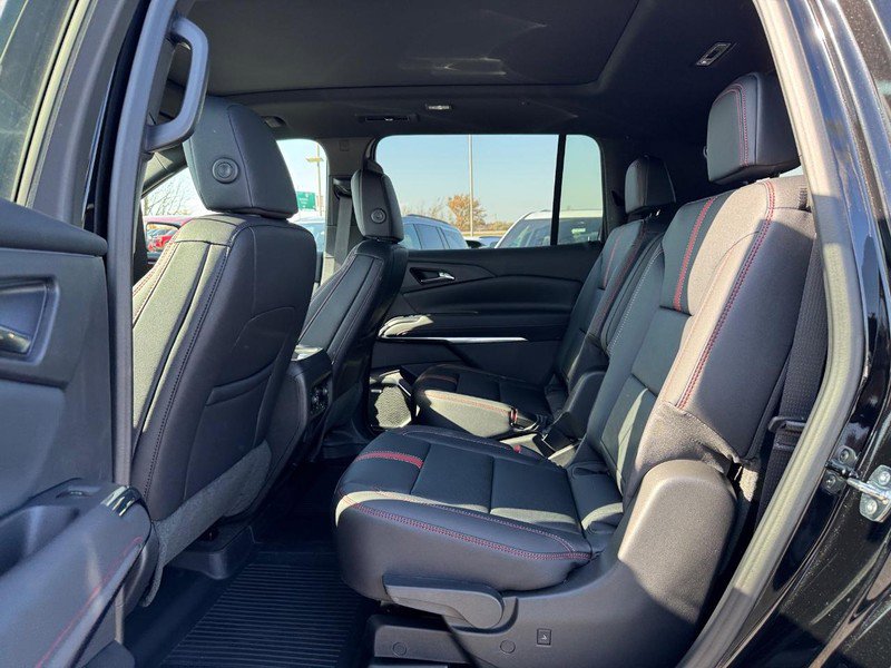 New 2026 Chevrolet Traverse RS w/ LPO, Floor Liner Package image 5