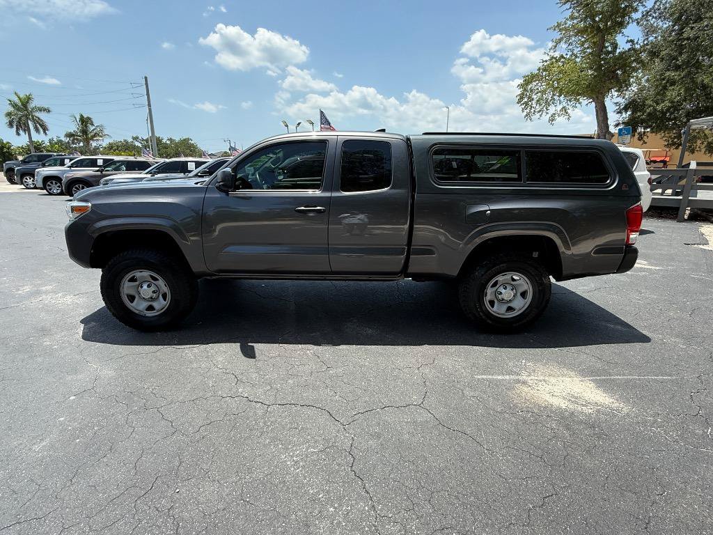 Used 2017 Toyota Tacoma SR RWD image 4