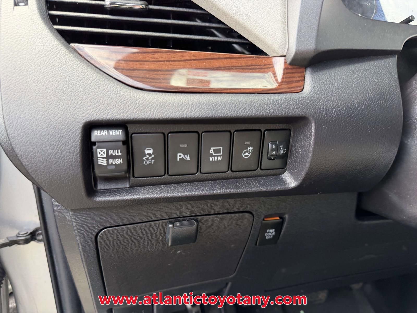 Used 2019 Toyota Sienna Limited Premium AWD/4WD image 24
