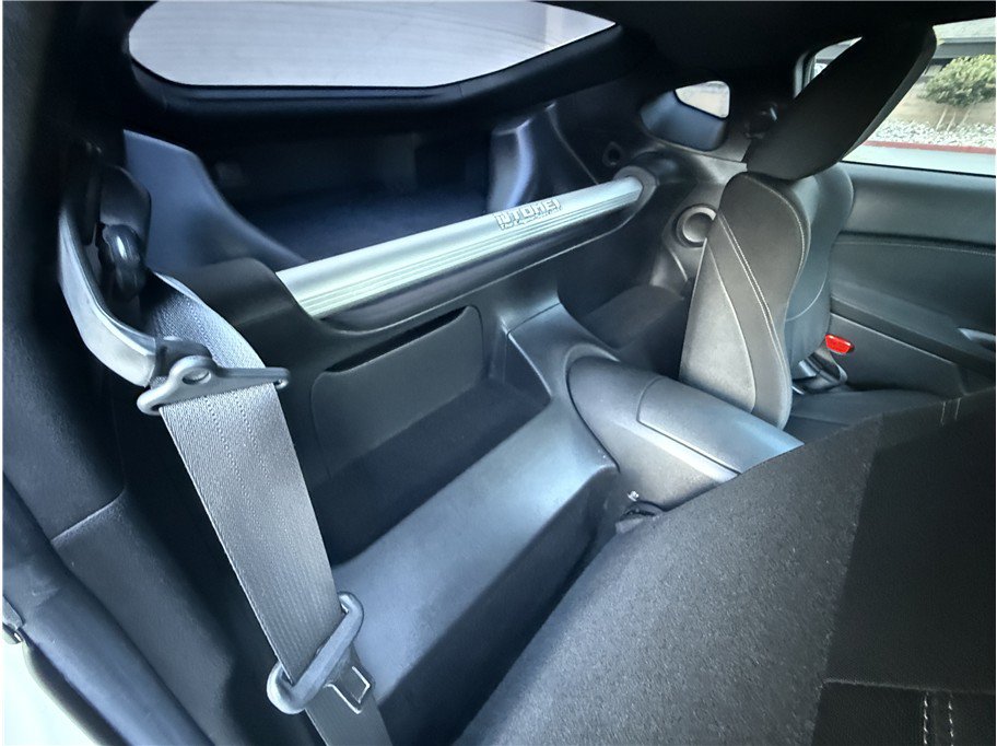 Used 2016 Nissan 370Z Coupe RWD image 18