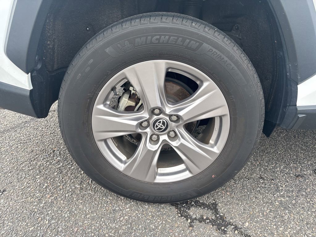 Used 2023 Toyota RAV4 XLE AWD/4WD image 9