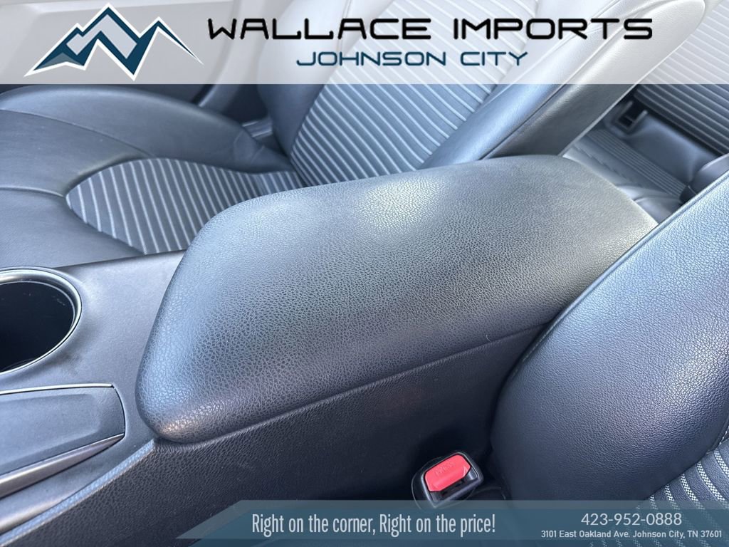 Used 2021 Toyota Camry SE FWD image 18