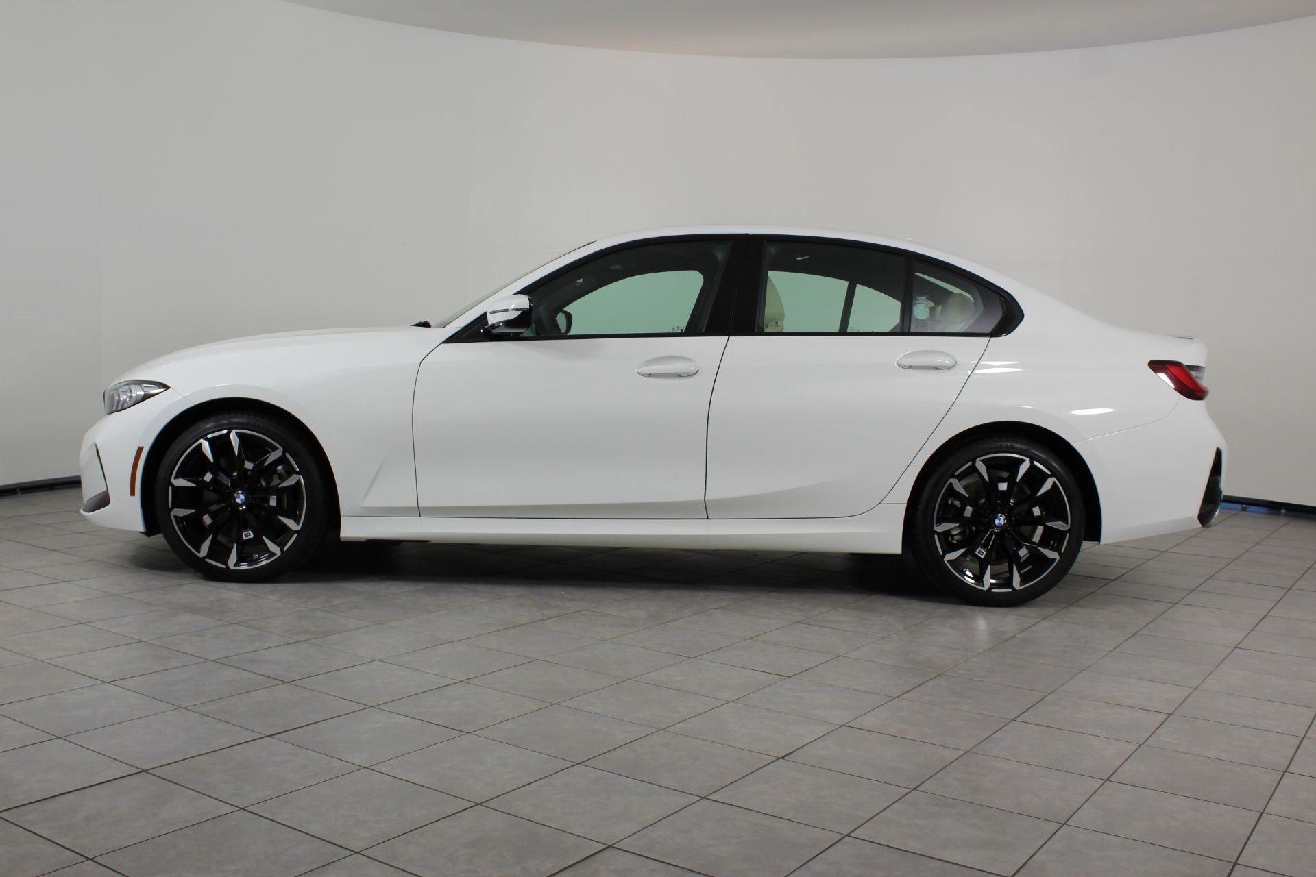 Used 2026 BMW 330i xDrive Sedan AWD/4WD image 2
