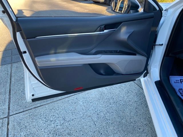 Used 2022 Toyota Camry LE image 18