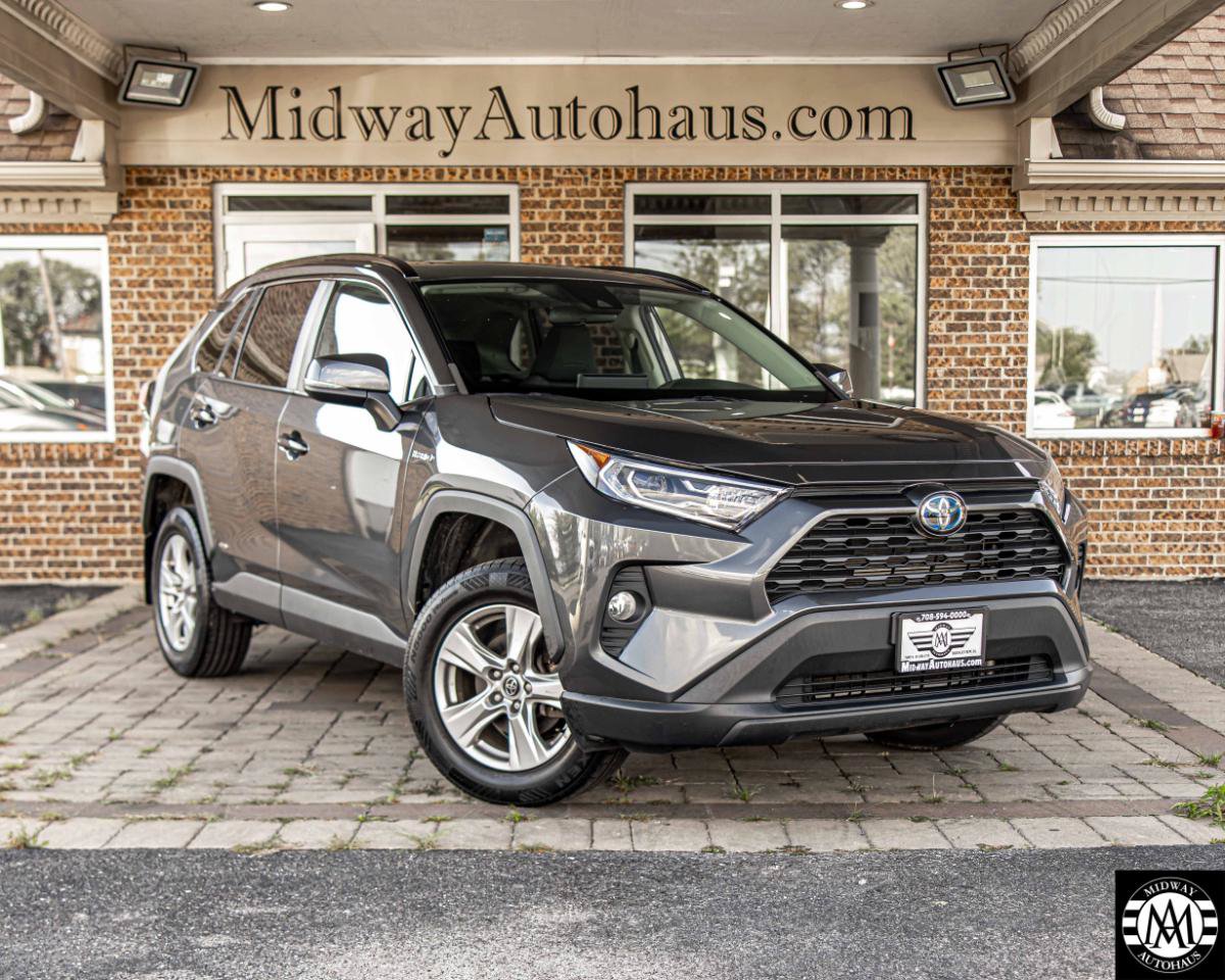 Used 2021 Toyota RAV4 XLE w/ Convenience Package AWD/4WD image 3