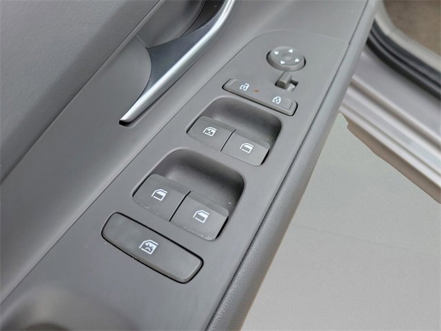 Used 2025 Hyundai Elantra SEL image 35