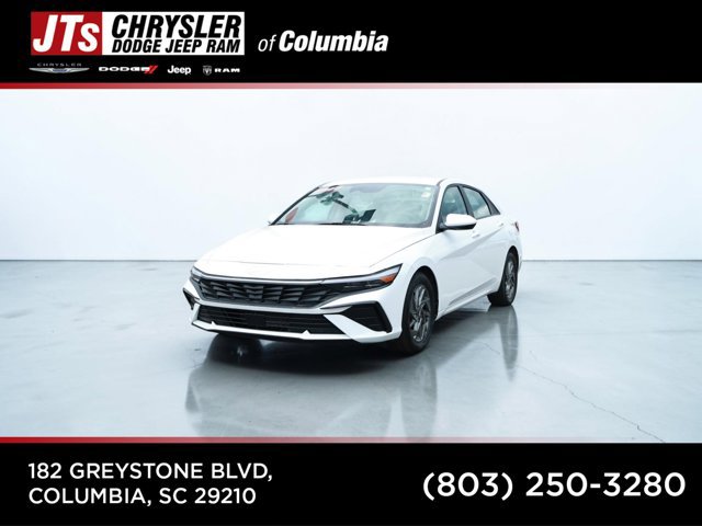 Used 2024 Hyundai Elantra SEL FWD image 1
