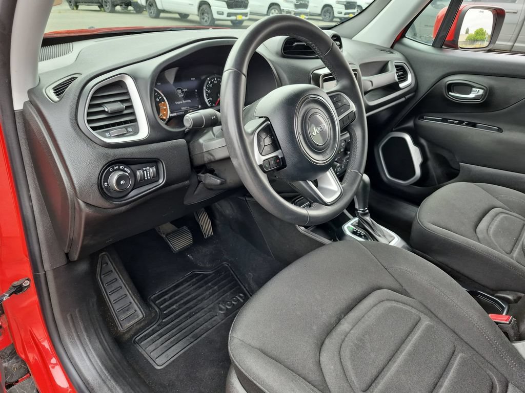Used 2021 Jeep Renegade Latitude AWD/4WD image 9