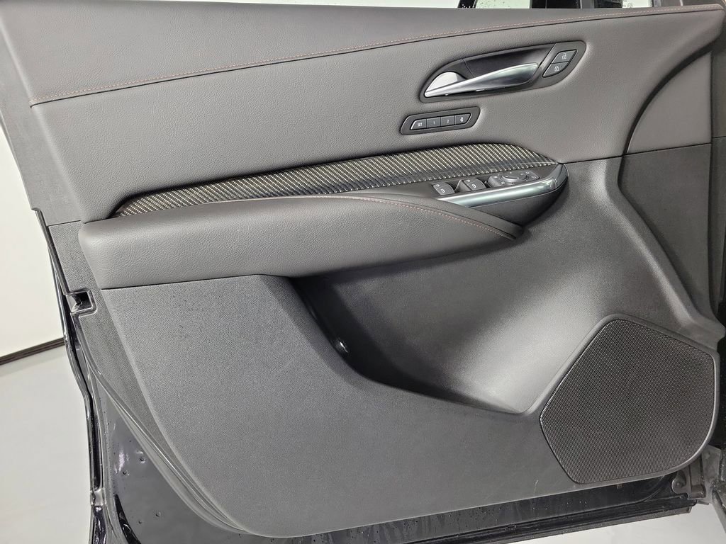 Used 2021 Cadillac XT4 Sport w/ Enhanced Visibility Package FWD image 18