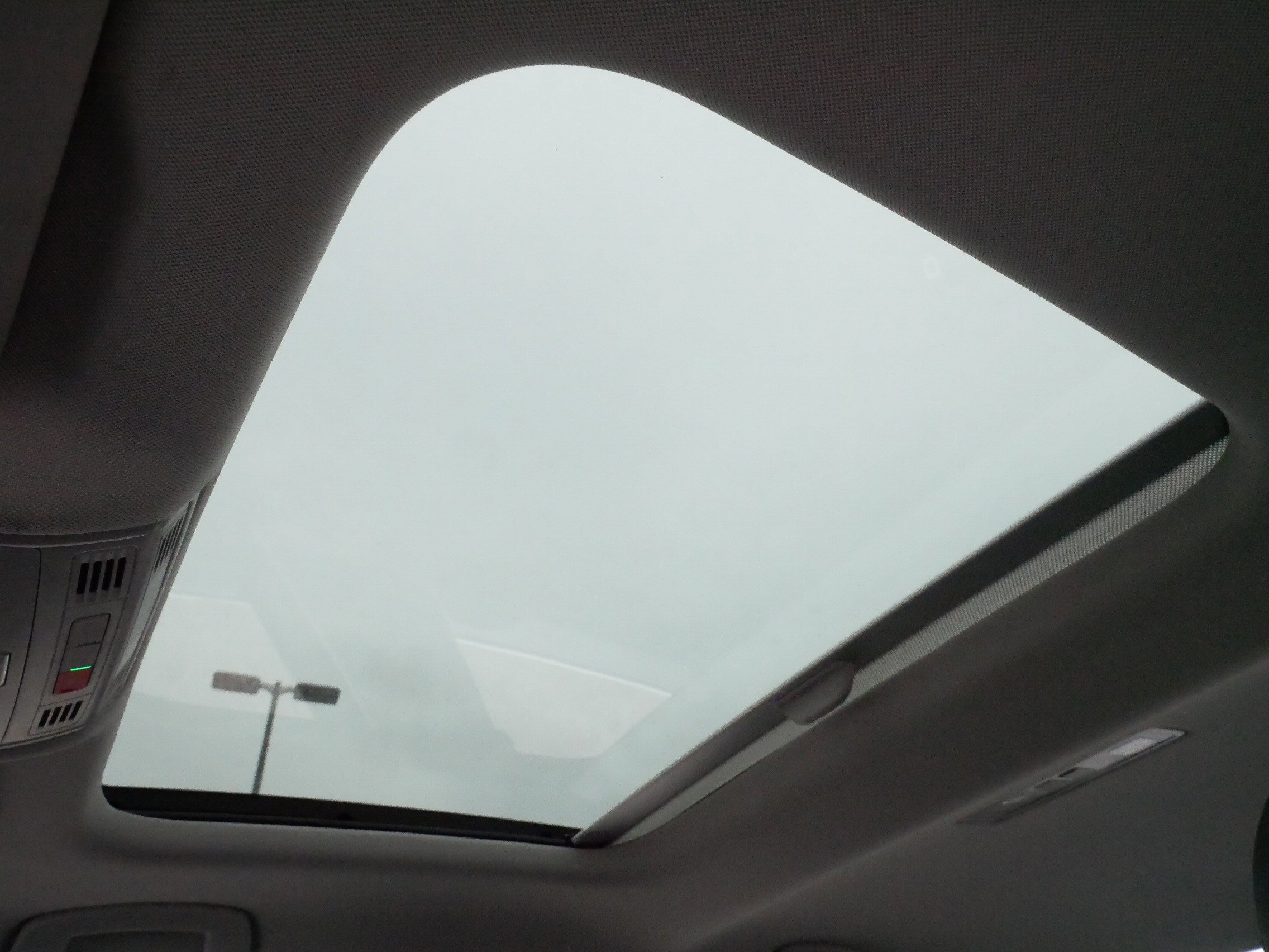 Certified 2024 Volkswagen Jetta SE image 32