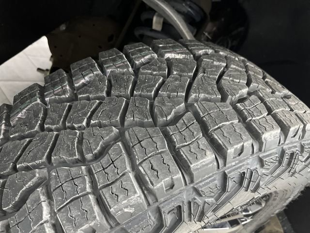 Used 2022 GMC Sierra 1500 AT4X image 46