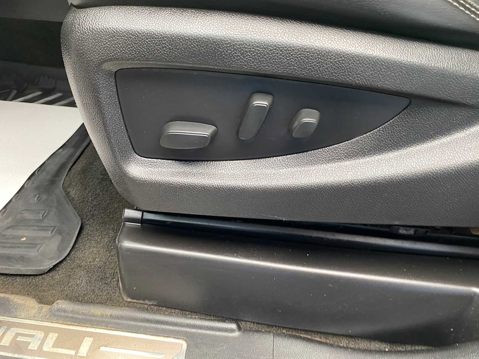 Used 2017 GMC Sierra 3500 Denali w/ Duramax Plus Package image 17